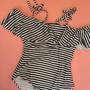 Striped Off the shoulder one piece swimsuit